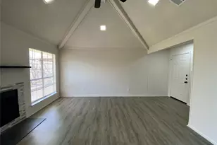 1607 Crescent Ln, Duncanville, TX 75137 - Photo 4