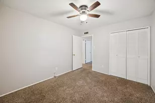 317 E Grenoble Dr, Grand Prairie, TX 75052 - Photo 20