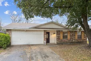 317 E Grenoble Dr, Grand Prairie, TX 75052 - Photo 2