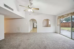 317 E Grenoble Dr, Grand Prairie, TX 75052 - Photo 22