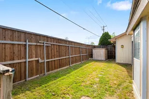 6700 Oriole Ct, Haltom City, TX 76137 - Photo 18