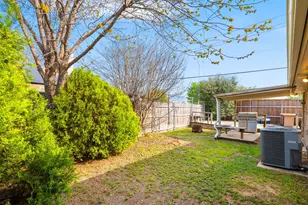 6700 Oriole Ct, Haltom City, TX 76137 - Photo 16