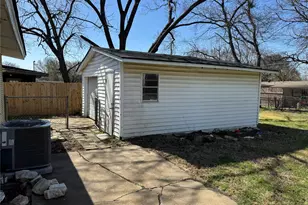 723 Leyenda Dr, Mesquite, TX 75149 - Photo 2