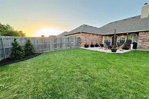 206 Red Wolf Ln, Red Oak, TX 75154 - Photo 18