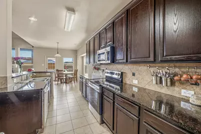 409 Crown Oaks Drive, Fort Worth, TX 76131 - Photo 8