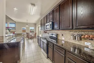 409 Crown Oaks Dr, Fort Worth, TX 76131 - Photo 8