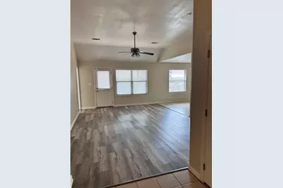 722 Rambling Court, Granbury, TX 76049 - Photo 2