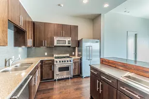 3100 W 7th St, Fort Worth, TX 76107 - Photo 14