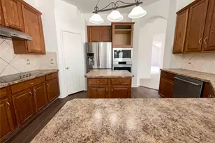 8329 Cedarcrest Ln, Fort Worth, TX 76123 - Photo 2