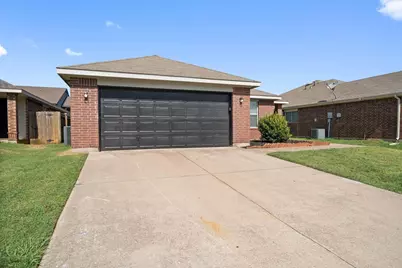 7816 Whitney Lane, Fort Worth, TX 76112 - Photo 2