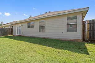 7816 Whitney Ln, Fort Worth, TX 76112 - Photo 24