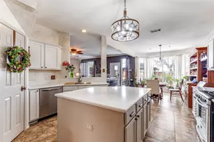 3932 Harrison Ct, Carrollton, TX 75010 - Photo 4