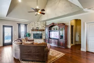 1233 Co Rd 3550, Paradise, TX 76073 - Photo 4