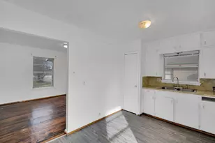 220 N Commerce St, Burleson, TX 76028 - Photo 6