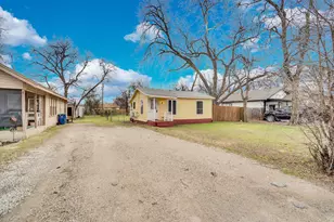 220 N Commerce St, Burleson, TX 76028 - Photo 2