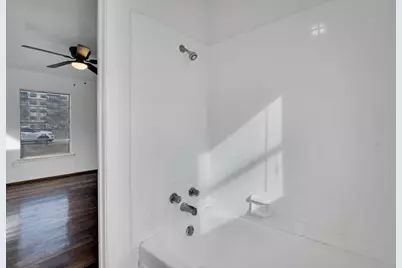 220 N Commerce Street, Burleson, TX 76028 - Photo 12