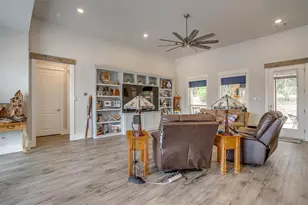8028 Leven Links St, Cleburne, TX 76033 - Photo 8