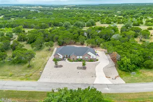 8028 Leven Links St, Cleburne, TX 76033 - Photo 4