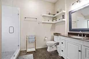 4946 Briar Oaks Ln, Grand Prairie, TX 75052 - Photo 16