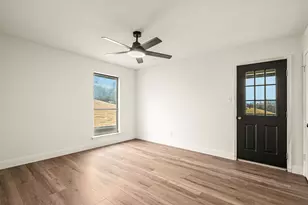 2103 Mistletoe Ave, Fort Worth, TX 76110 - Photo 16