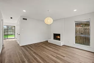 2103 Mistletoe Ave, Fort Worth, TX 76110 - Photo 4