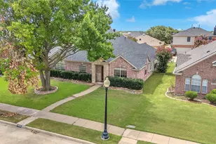 10809 River Oaks Dr, Frisco, TX 75035 - Photo 2