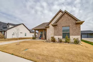 612 Adeline Dr, Burleson, TX 76028 - Photo 4