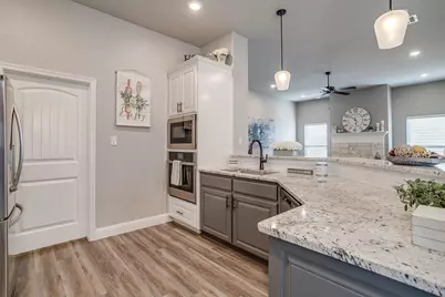 612 Adeline Drive, Burleson, TX 76028 - Photo 12