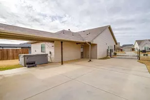 612 Adeline Dr, Burleson, TX 76028 - Photo 38