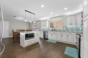 921 Valleybrook Dr, Lewisville, TX 75067 - Photo 6