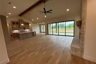 1017 Old Oaks Ct, Weatherford, TX 76087 - Photo 4
