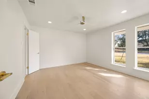 3945 Shady Hill Dr, Dallas, TX 75229 - Photo 30