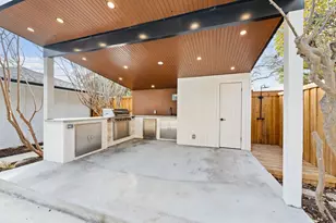 3945 Shady Hill Dr, Dallas, TX 75229 - Photo 38