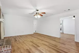 209 Valley View Ct, Azle, TX 76020 - Photo 20