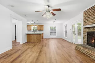 209 Valley View Ct, Azle, TX 76020 - Photo 18