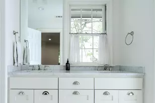 5460 Surrey Cir, Dallas, TX 75209 - Photo 24