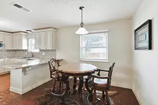 1005 Hopkins Dr, Denton, TX 76205 - Photo 8