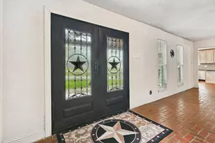 1005 Hopkins Dr, Denton, TX 76205 - Photo 4