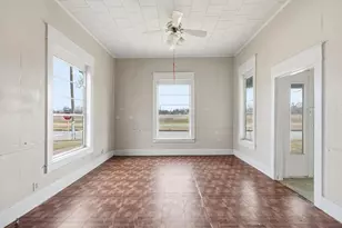 409 NW Main St, Ennis, TX 75119 - Photo 8