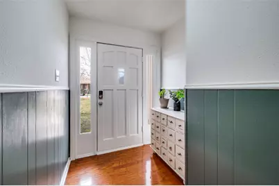 206 Edgewood Drive, Highland Village, TX 75077 - Photo 2