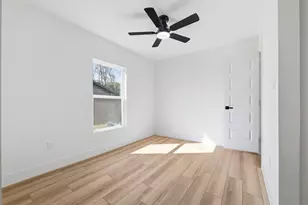 1410 Tanglewood Ln, Garland, TX 75042 - Photo 16