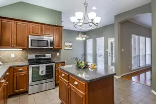 5201 La Bandera Tr, Benbrook, TX 76126 - Photo 10