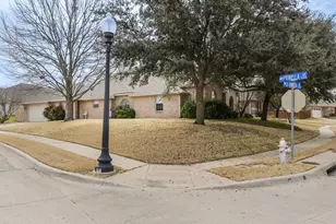 5201 La Bandera Tr, Benbrook, TX 76126 - Photo 2