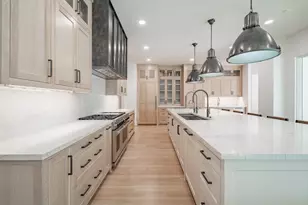 10427 Lennox Ln, Dallas, TX 75229 - Photo 16