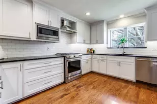 9203 Alta Oaks Dr, Dallas, TX 75243 - Photo 10