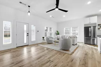 901 Elsbeth Street, Dallas, TX 75208 - Photo 8