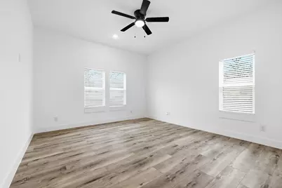 901 Elsbeth Street, Dallas, TX 75208 - Photo 30