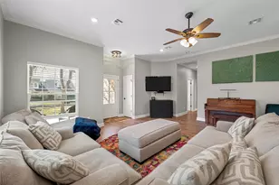 117 Lost Oaks Dr, Waco, TX 76705 - Photo 6