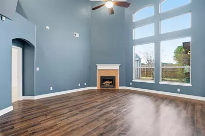 508 Lakeview Circle, Burleson, TX 76028 - Photo 12