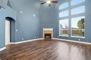 508 Lakeview Cir, Burleson, TX 76028 - Photo 12